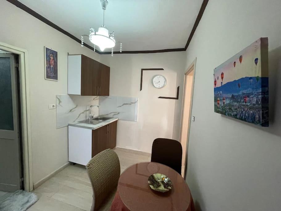 Central Cozy Apartment Old Train Station Tirana Exterior foto