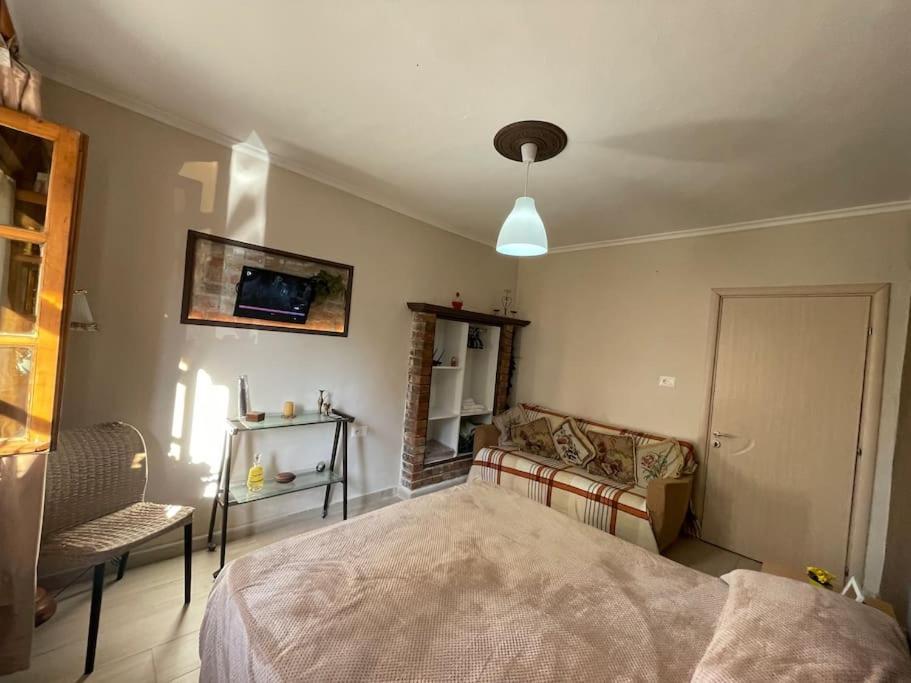Central Cozy Apartment Old Train Station Tirana Exterior foto