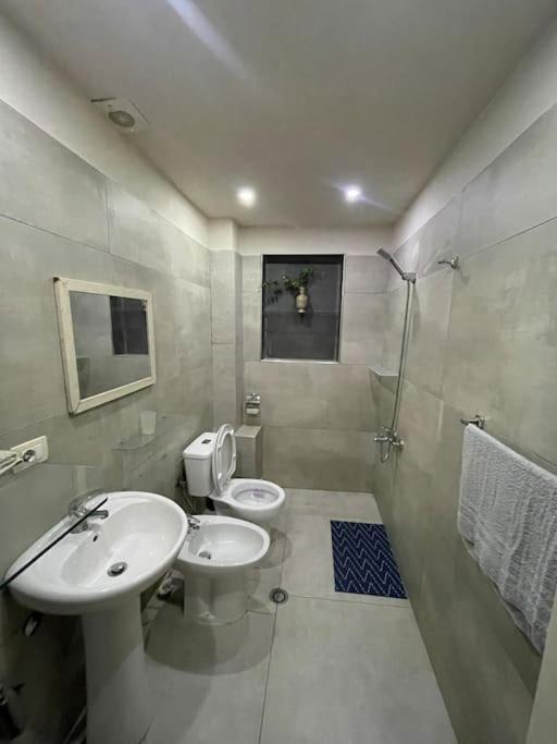 Central Cozy Apartment Old Train Station Tirana Exterior foto